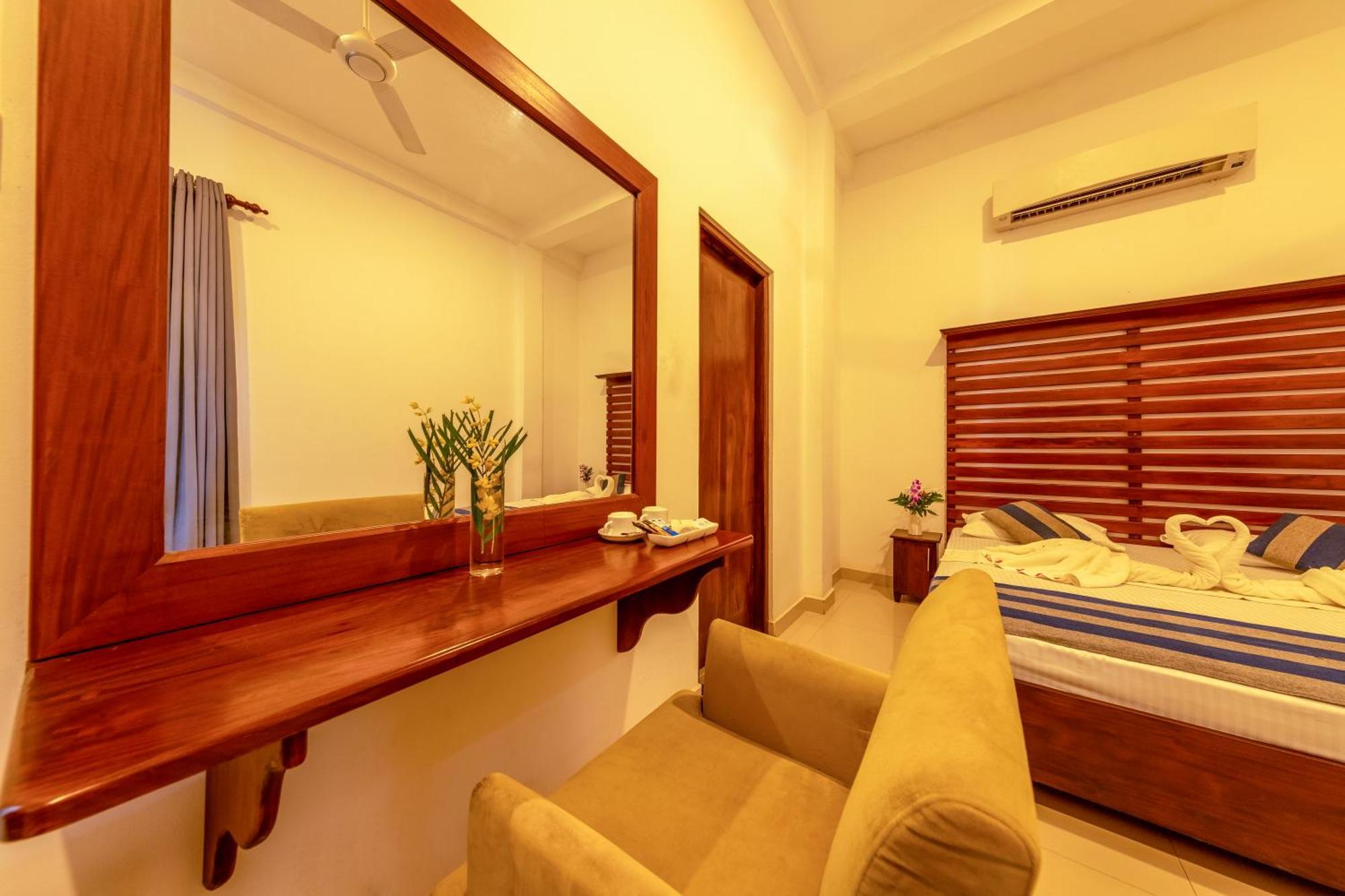 Owinmo Hotel & Reception Hall Galle Eksteriør billede